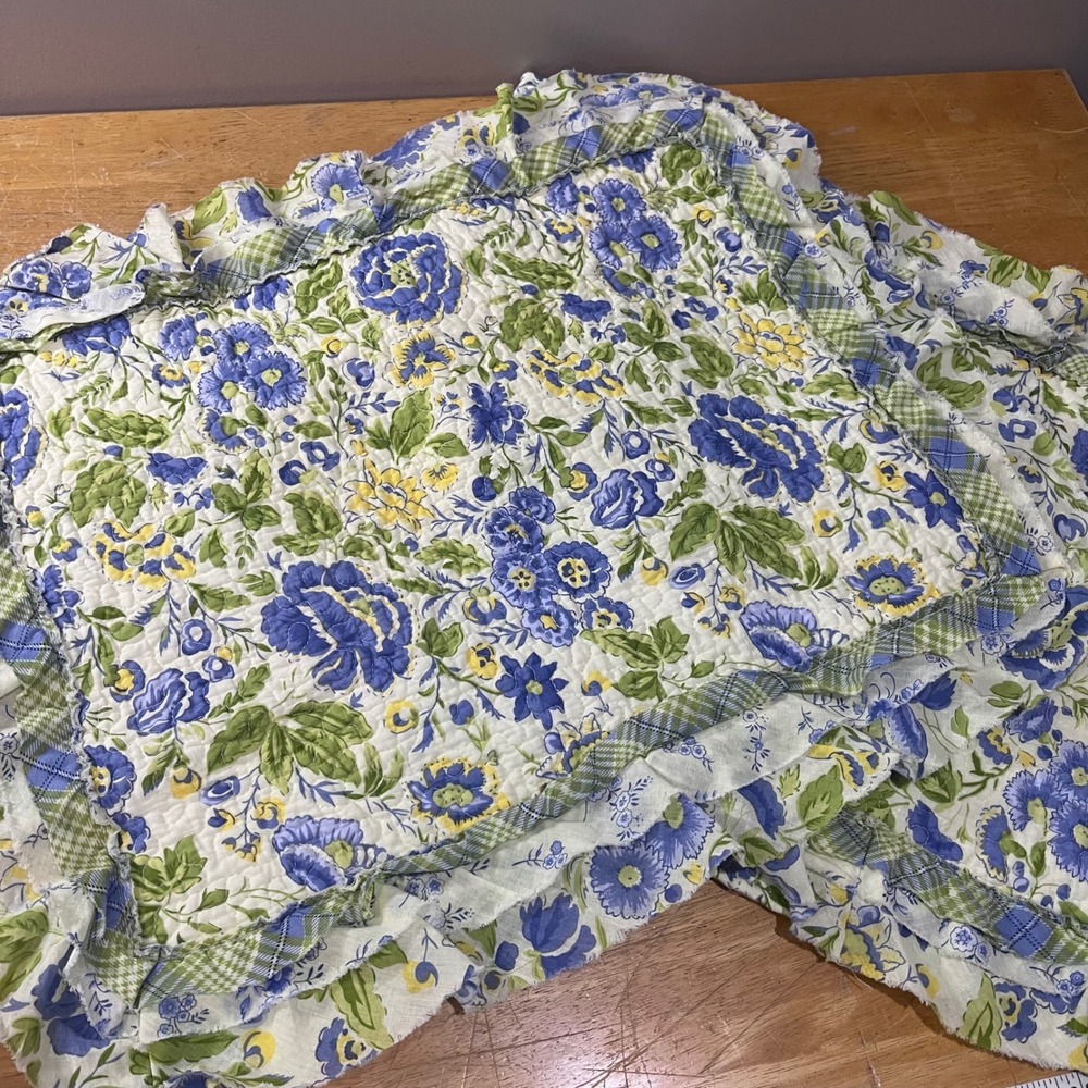 Vtg April Cornell Blue Green Floral Quilted Ruffle (2) Standard Pillow Shams